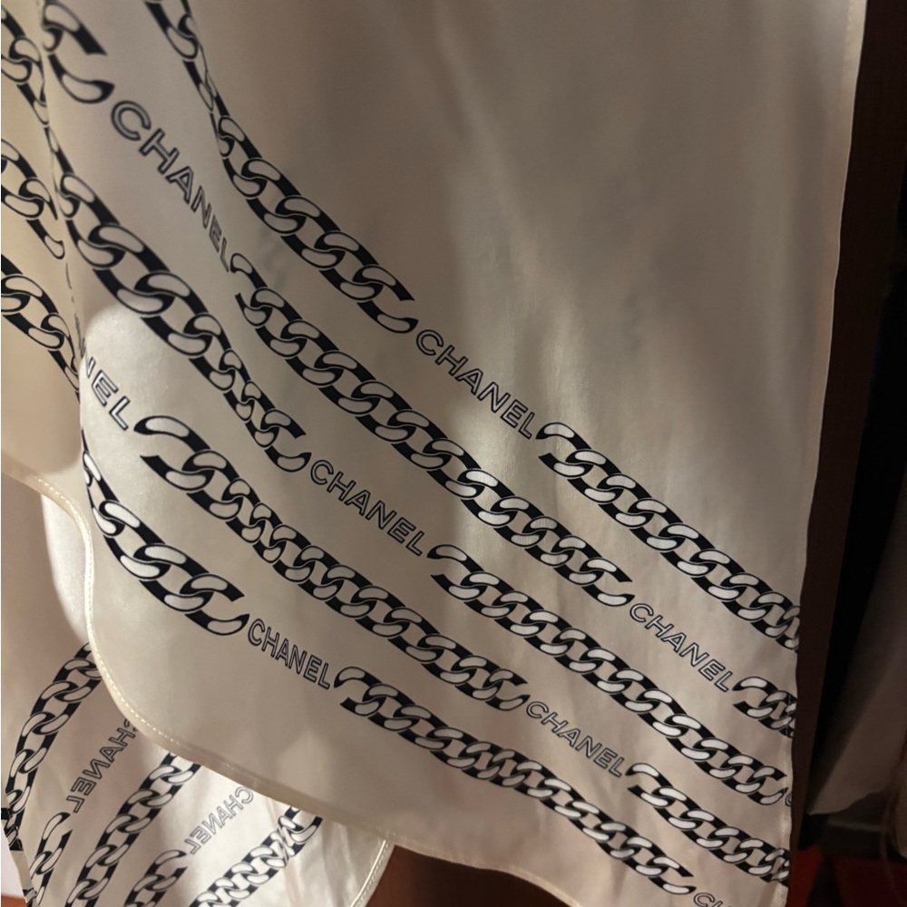 CHANEL Ivory and Black Chain Silk Scarf